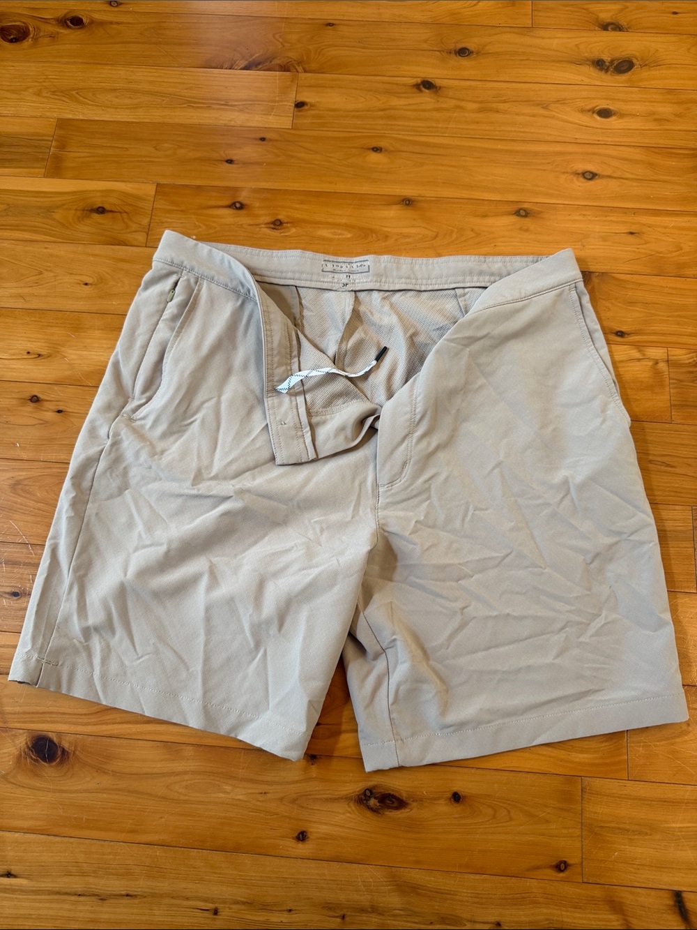 Vineyard Vines Men's Khaki Flat-Front Shorts